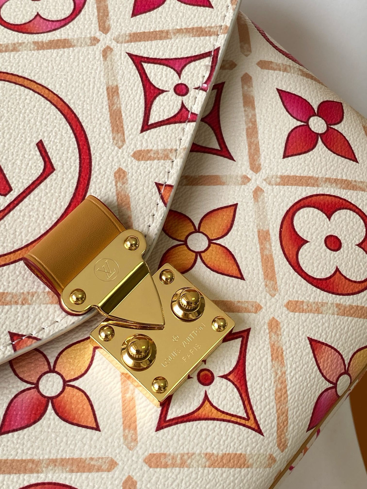 Louis Vuitton M11461 Pochette Métis