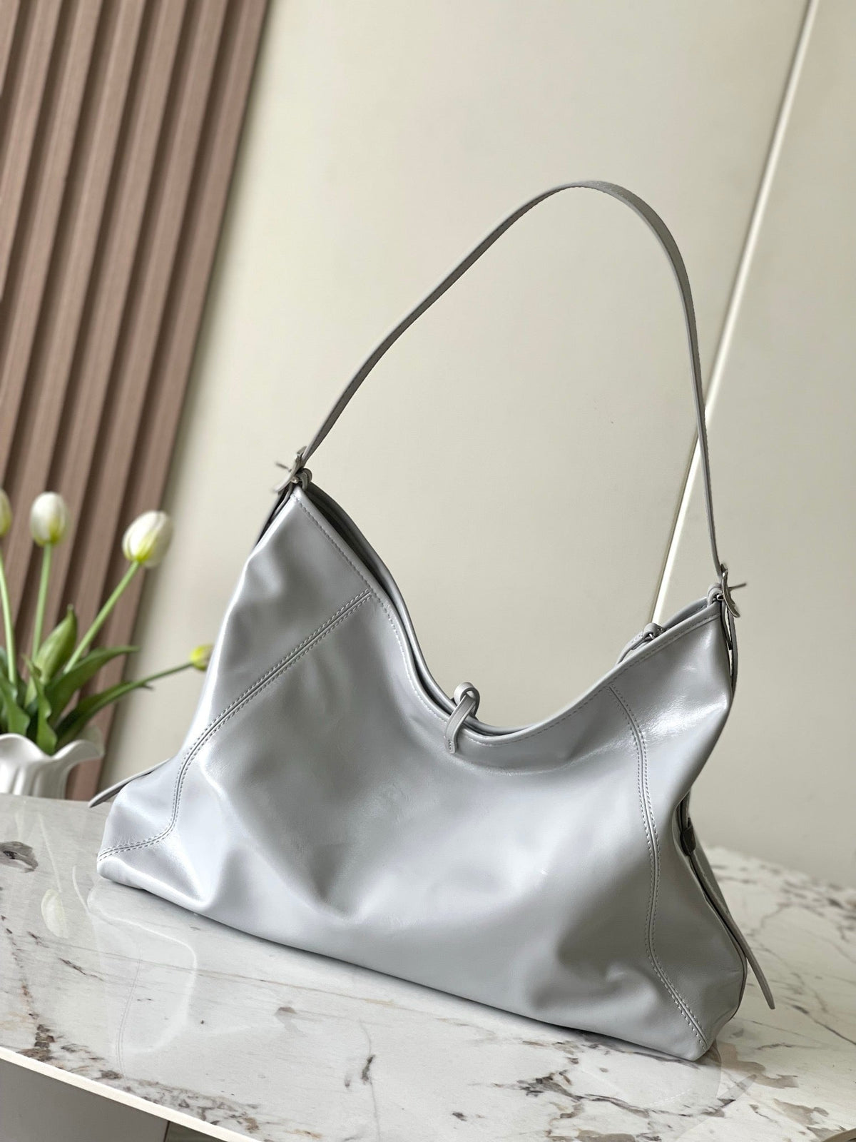 Louis Vuitton M12583 CarryAll Dark MM