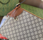 Gucci GG Emblem medium shoulder