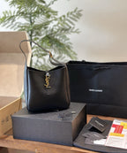 SAINT LAURENT LE 5 À 7 SUPPLE SMALL IN GRAINED LEATHER