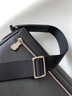 Louis Vuitton M30850 District PM