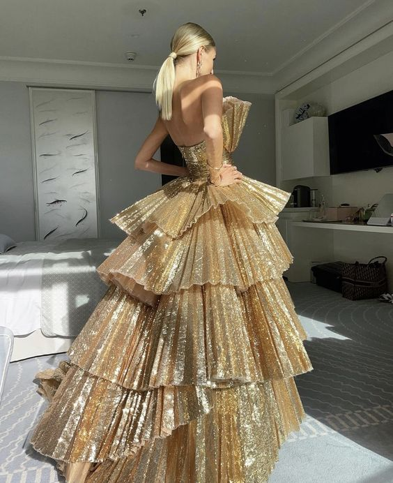 Luxurious Gold Strapless Pleated Irregular Neck Layered Prom Dress Ball Gowns Quinceanera Prom Dresses