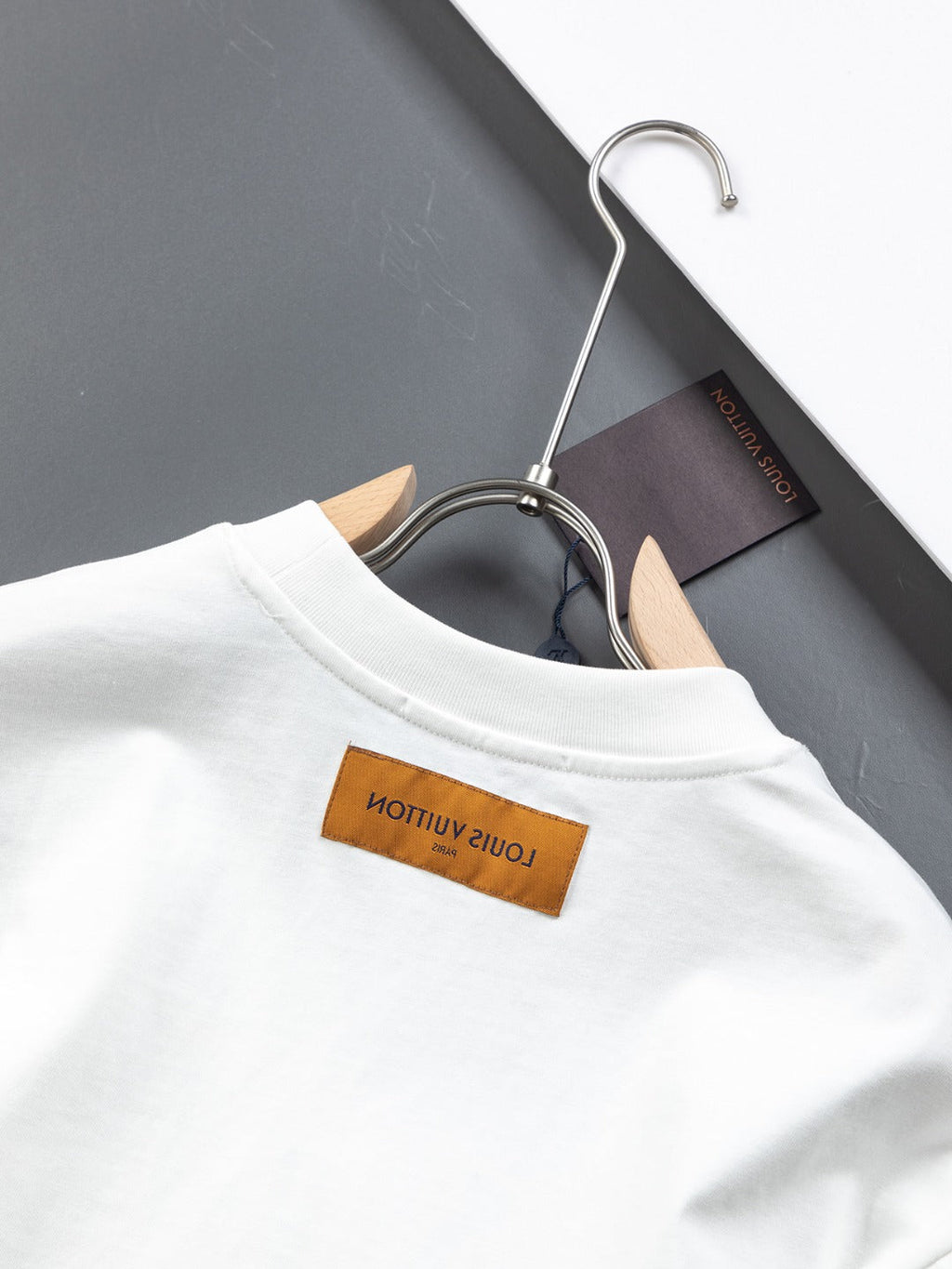 MINIMALIST STREET STYLE