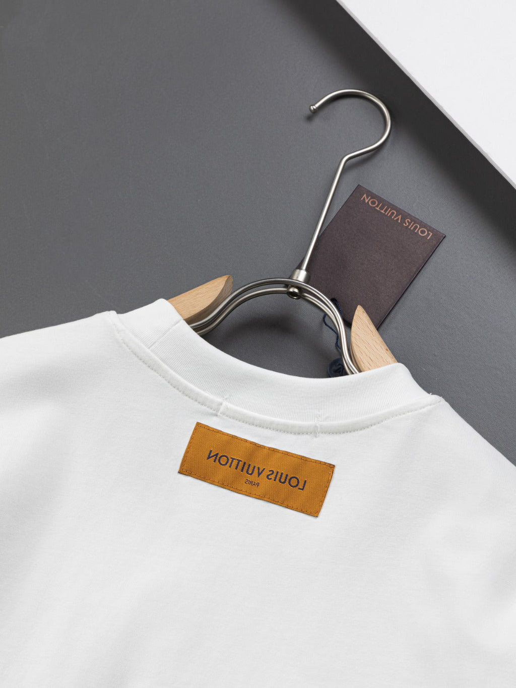 MINIMALIST STREET STYLE