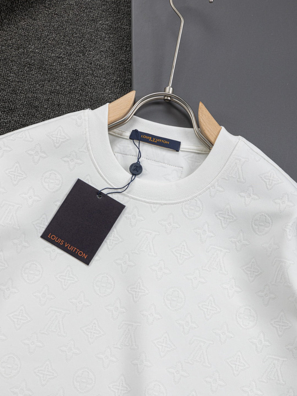 MINIMALIST STREET STYLE
