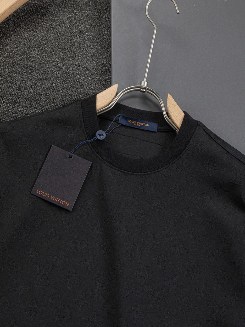MINIMALIST STREET STYLE