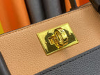 LOUIS VUITTON On My Side MM