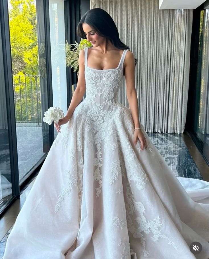 Pretty Wedding Dress Ball Gowns Square Neck Lace White Wedding Dresses Bridal Gown