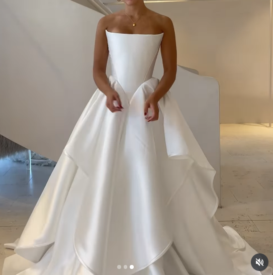 Pretty Wedding Dress Ball Gowns Strapless White Satin Long Wedding Dresses Bridal Gown
