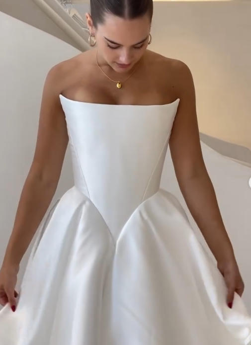 Pretty Wedding Dress Ball Gowns Strapless White Satin Long Wedding Dresses Bridal Gown