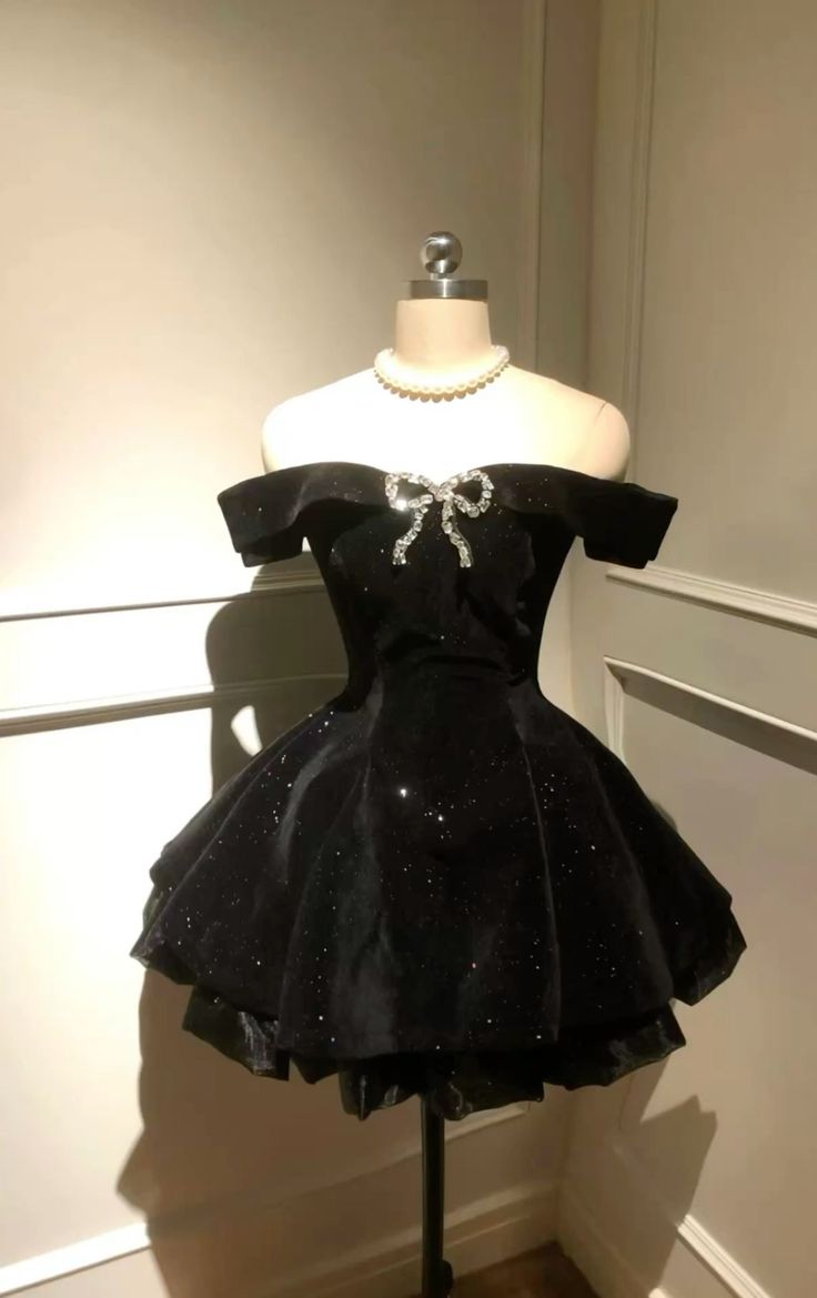 Sexy Ball Gowns Off The Shoulder Black Velvet Short Prom 8Th Grade Homecoming Dress Summer Middle School Hoco Dresses 6Th Grade Graduation Outfits