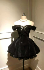 Sexy Ball Gowns Off The Shoulder Black Velvet Short Prom 8Th Grade Homecoming Dress Summer Middle School Hoco Dresses 6Th Grade Graduation Outfits