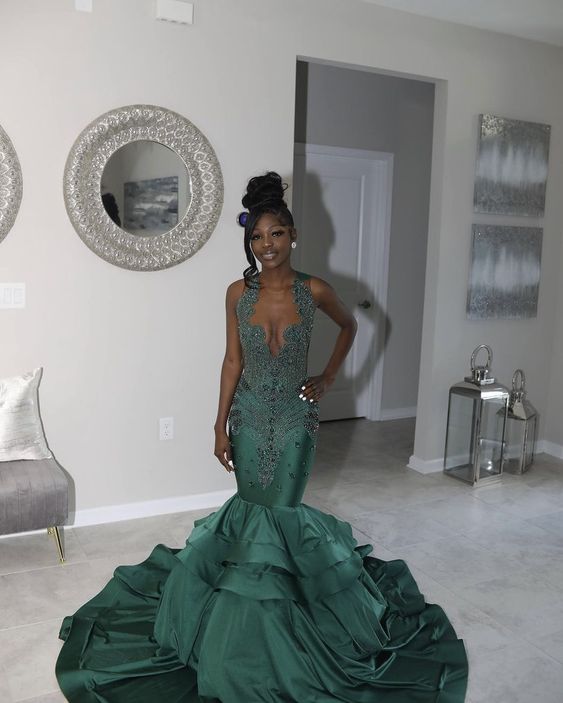 Stunning And Elegant Princess Prom Wear Gowns Green Prom Dresses