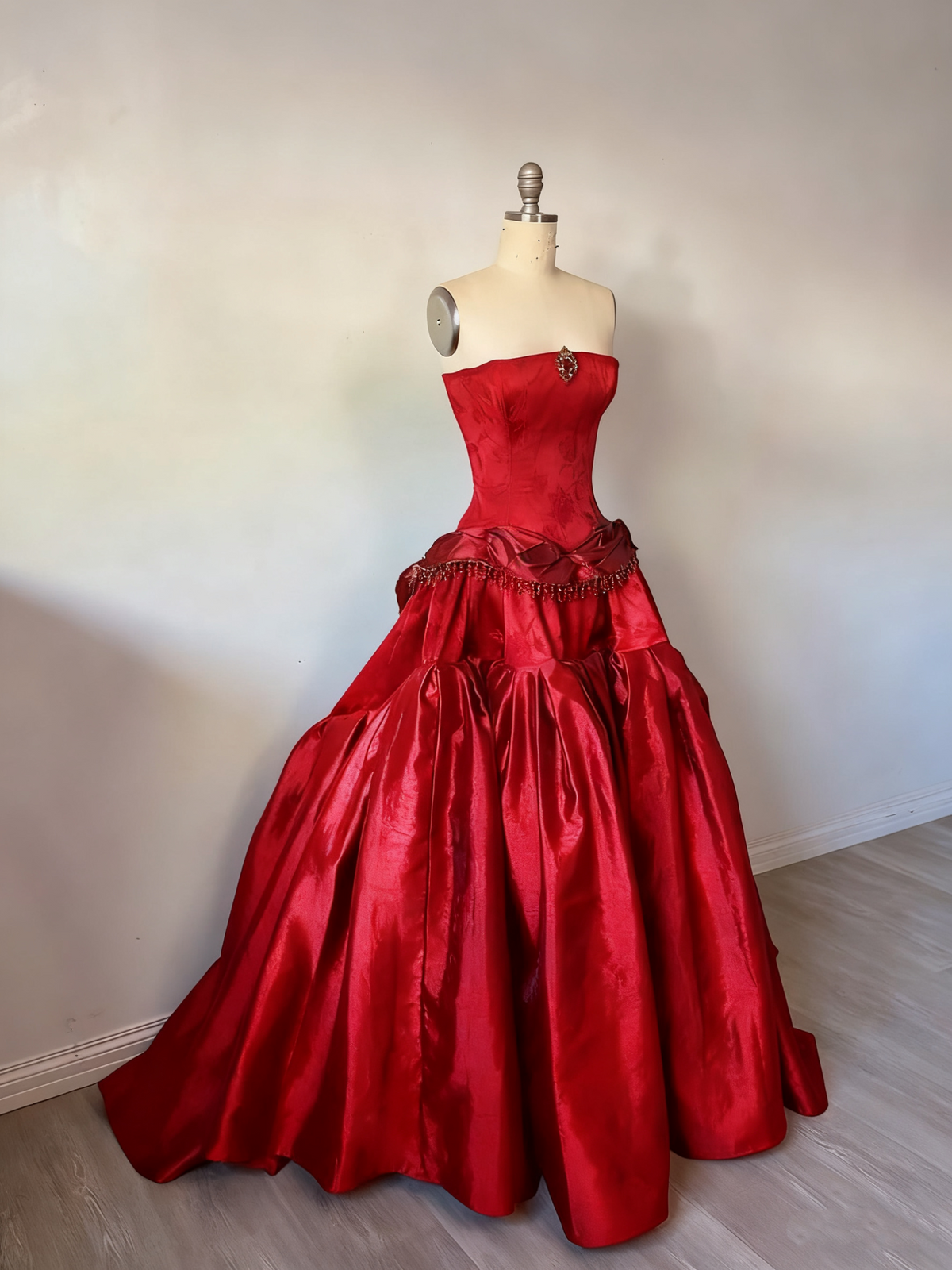 Vintage Ball Gowns Strapless Burgundy Sleeveless Satin 90S Classy Prom Dress Inspiration Prom Dress Princess Graduation Dresses