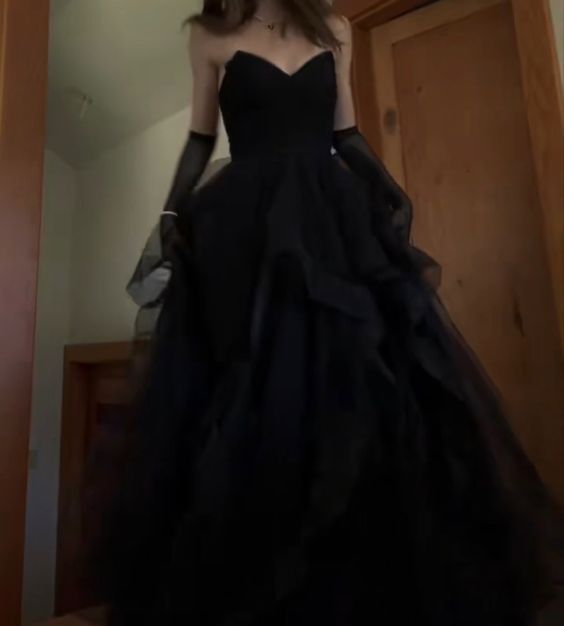 Vintage Ball Gowns Strapless Sleeveless Long Tulle Black Prom Dresses